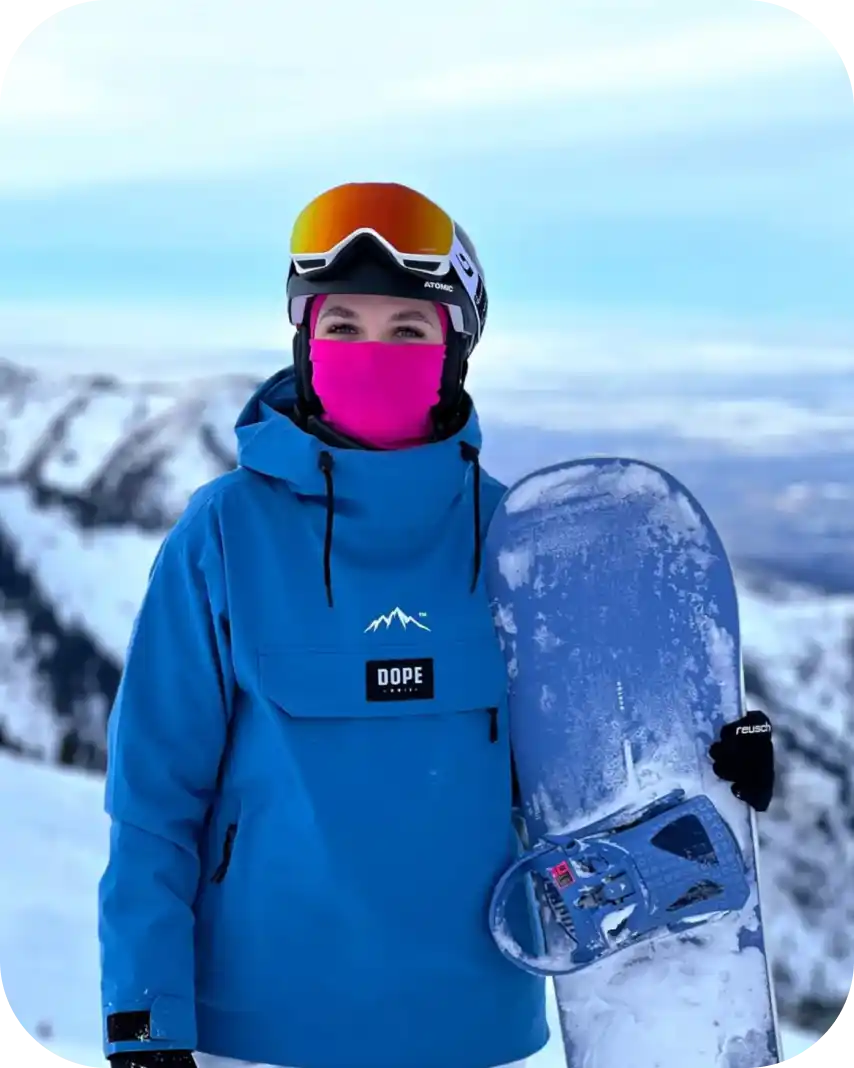 Dora snowboarding